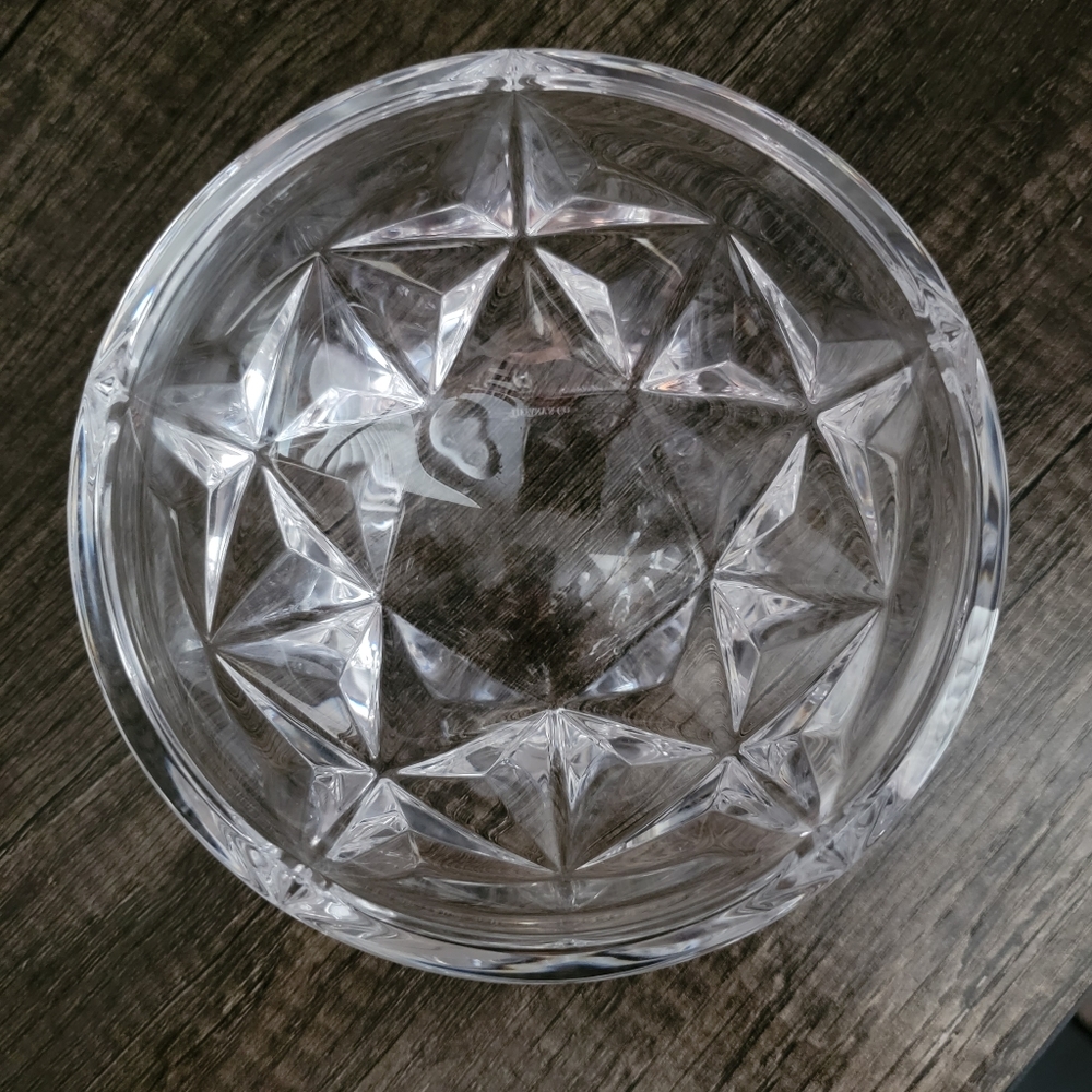 Vintage crystal Tiffany star pattern Rock cut glass bowl